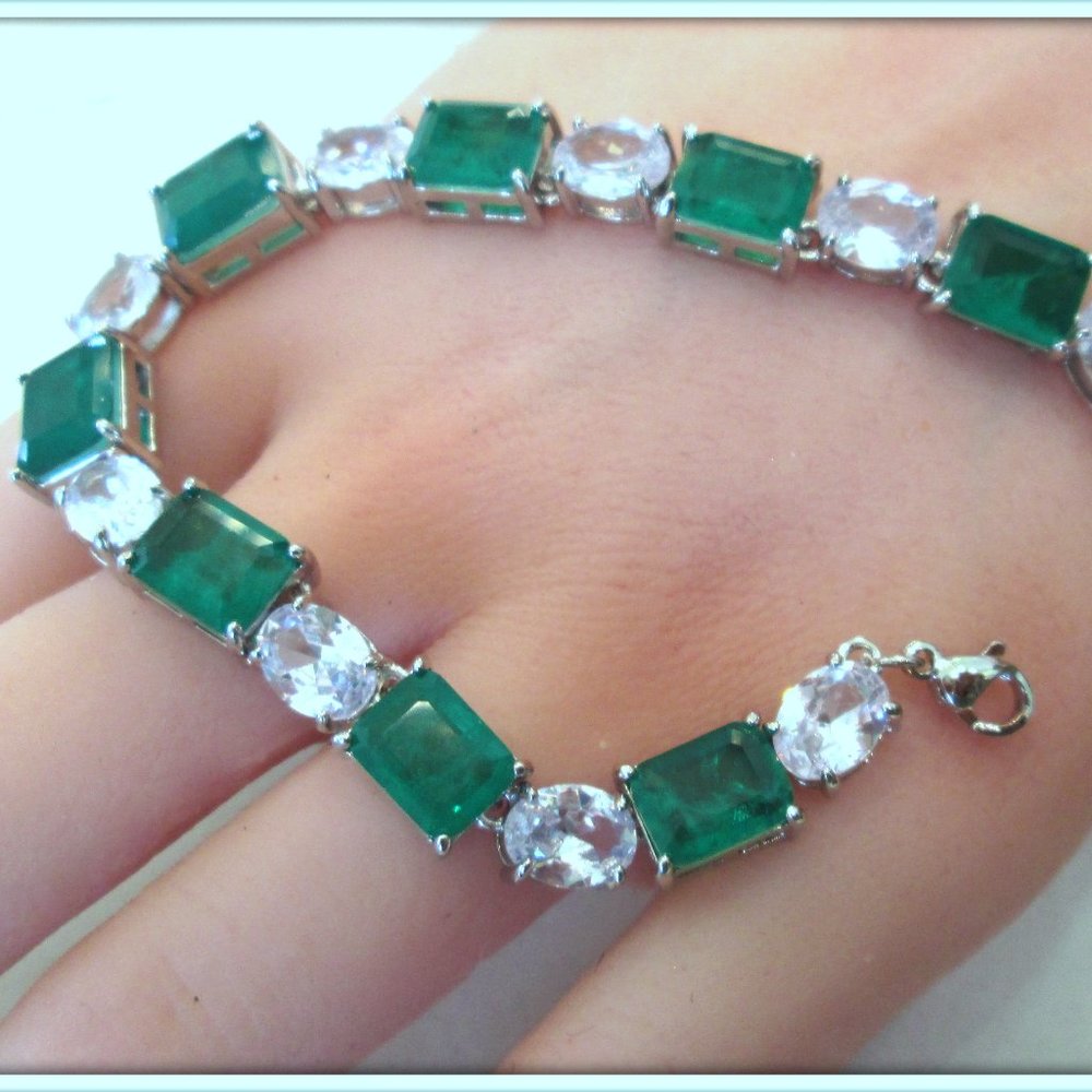 EMERALD GEMSTONE HAND CRAFT LADIES BRACELET 18K WHITE GOLD FILLED 8 INCH